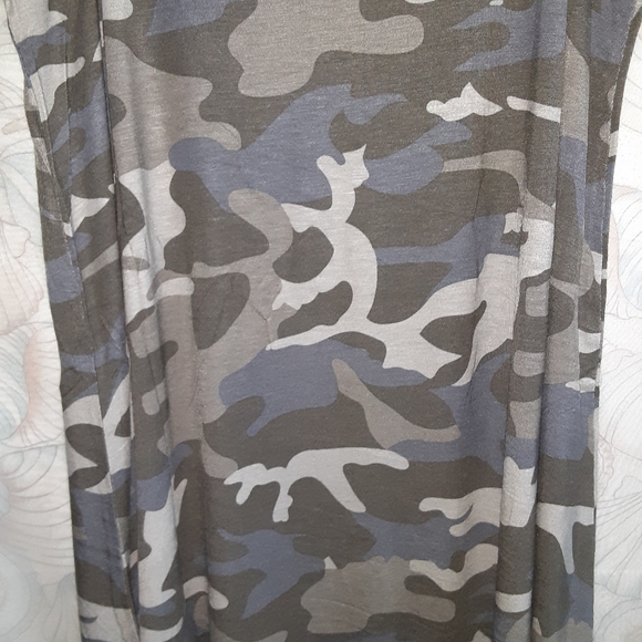 Reversible Camo Tank - Picture 6 of 6